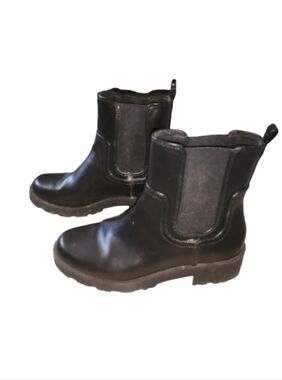 Old Navy Chelsea Boots Size 7
